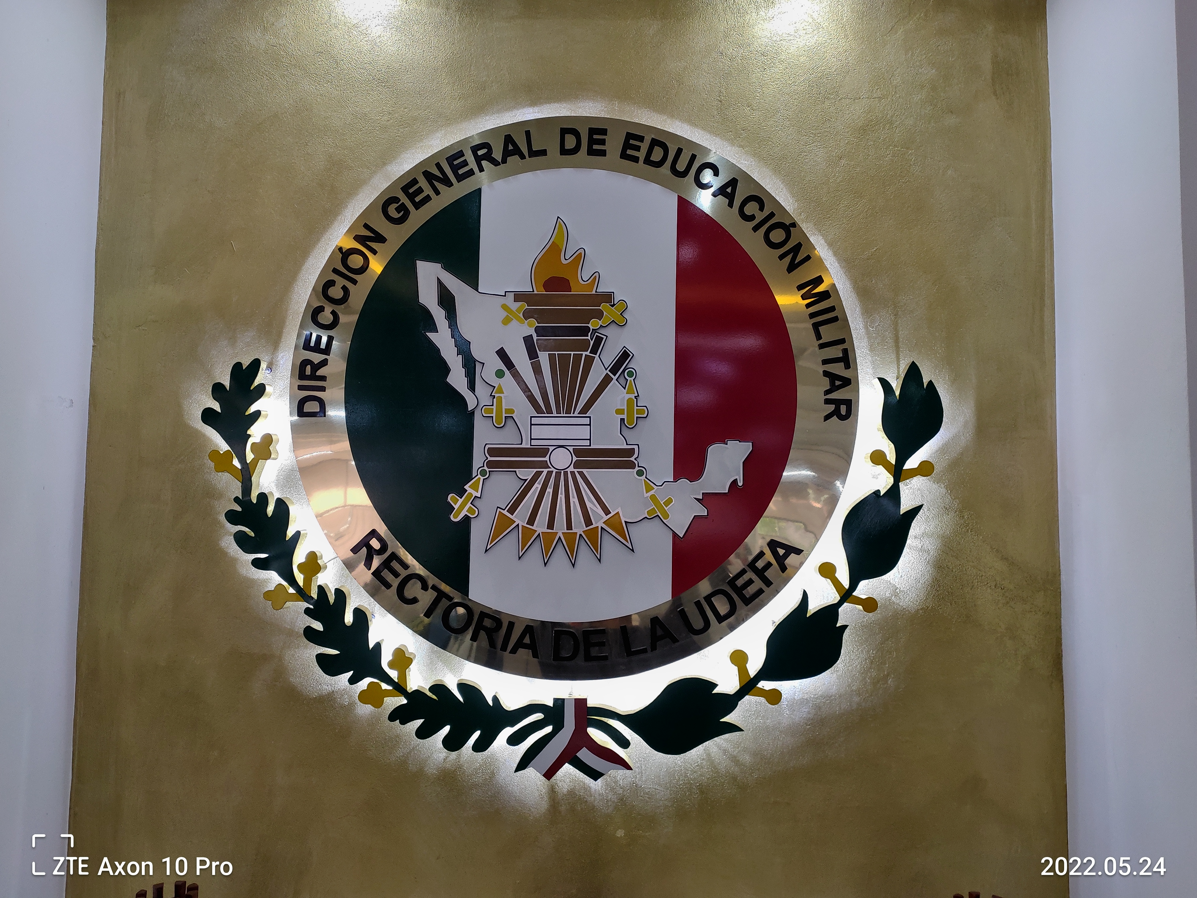 Escudo retroiluminado DGEM UDEFA
